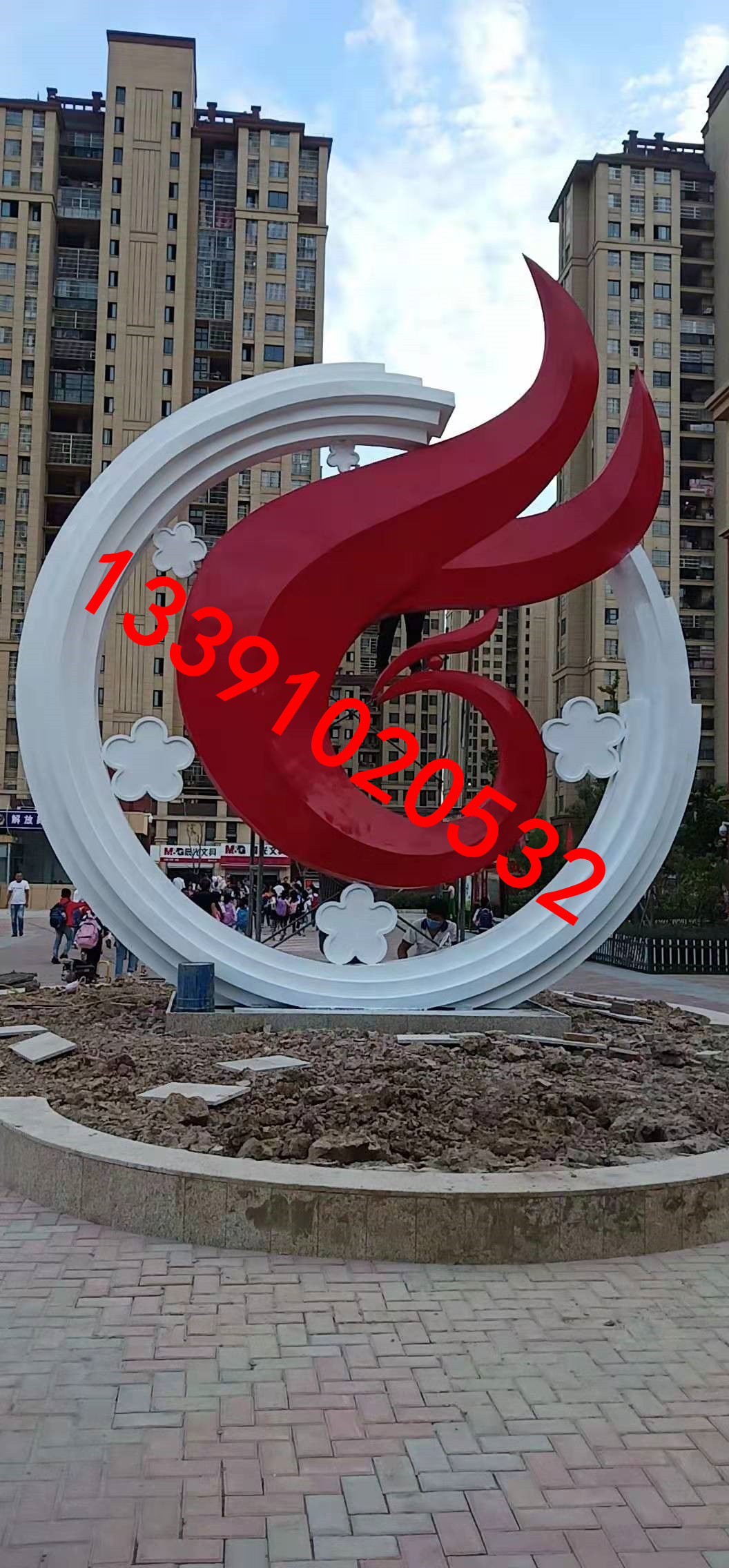 相比于其他雕塑，玻璃钢雕塑有什么优势呢？